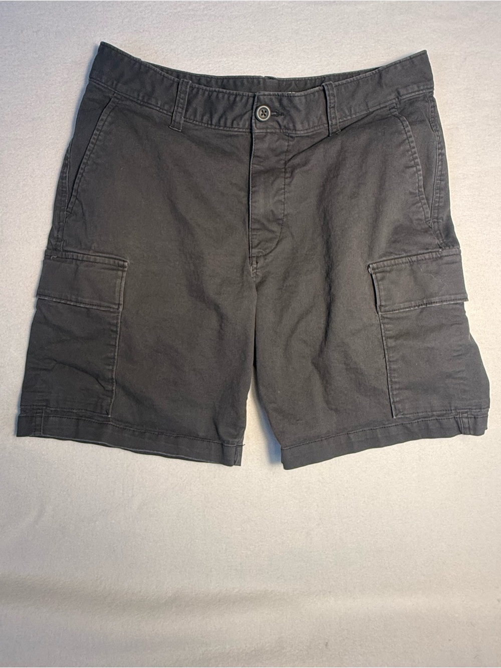 Old Navy Men’s Lived-In Straight Cargo Shorts Black